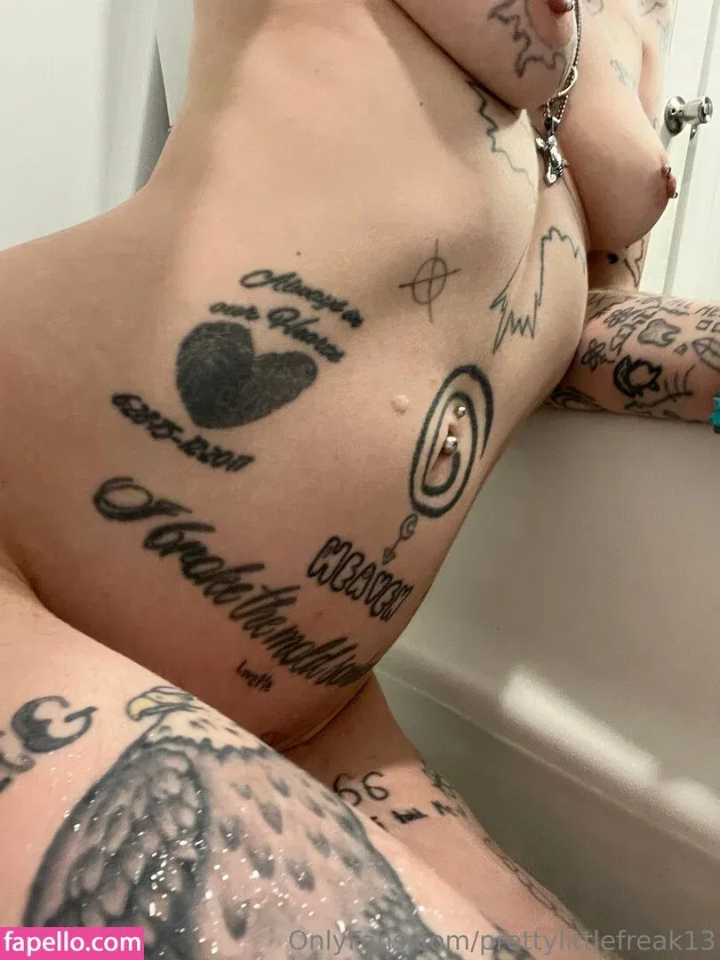 pre.ttylil13 / prettylittlefreak13 Onlyfans Photo Gallery 