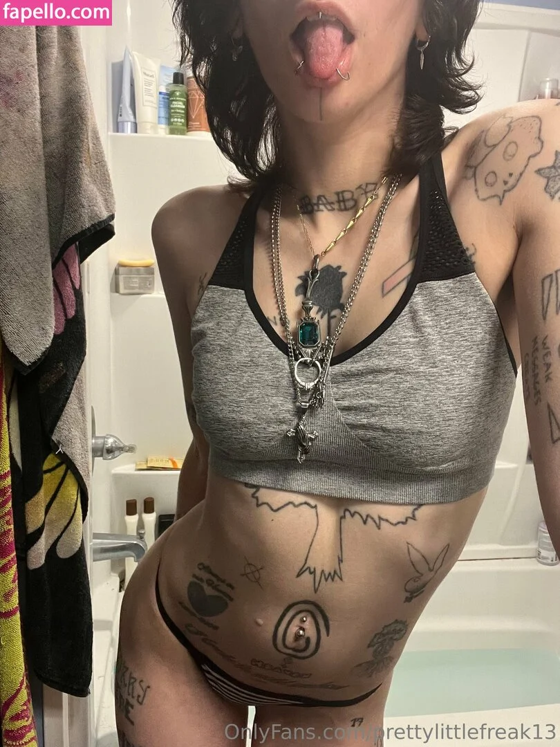 pre.ttylil13 / prettylittlefreak13 Onlyfans Photo Gallery 