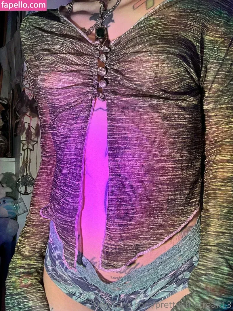 pre.ttylil13 / prettylittlefreak13 Onlyfans Photo Gallery 