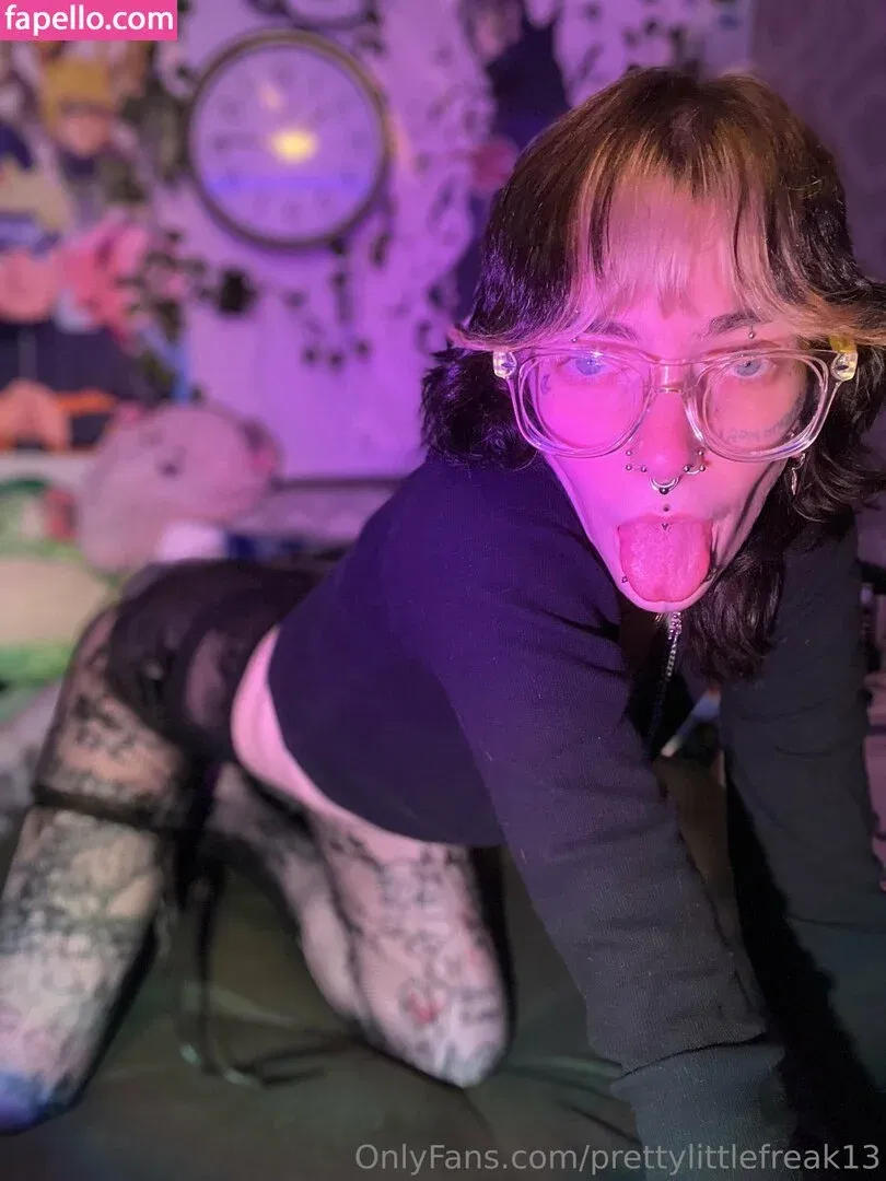 pre.ttylil13 / prettylittlefreak13 Onlyfans Photo Gallery 