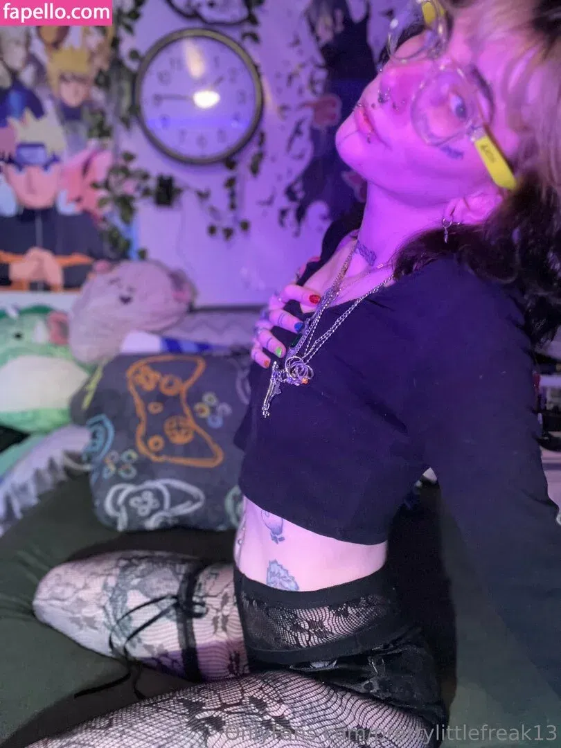 pre.ttylil13 / prettylittlefreak13 Onlyfans Photo Gallery 