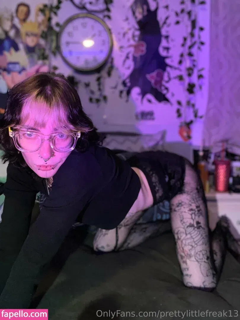 pre.ttylil13 / prettylittlefreak13 Onlyfans Photo Gallery 