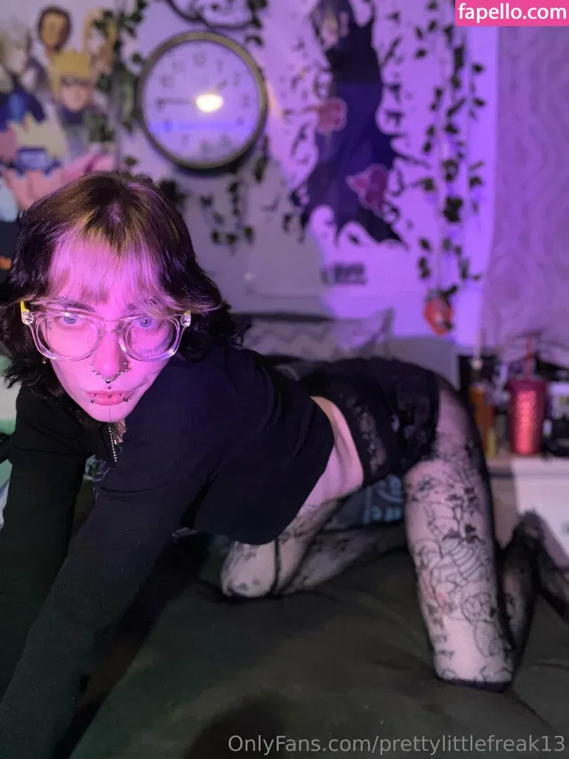pre.ttylil13 / prettylittlefreak13 Onlyfans Photo Gallery 