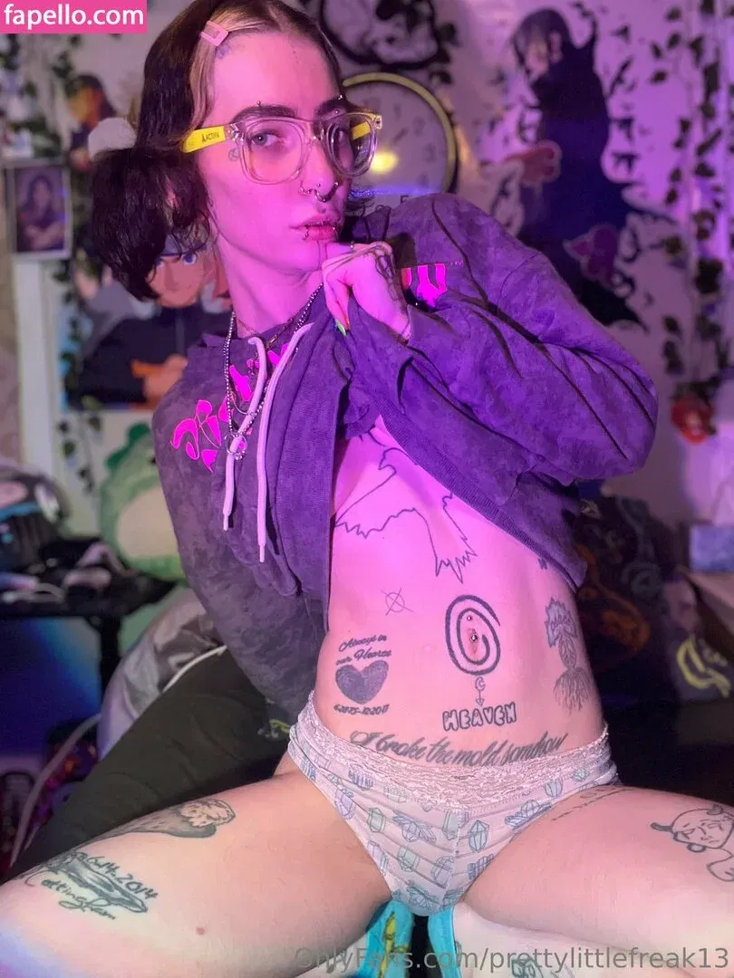 pre.ttylil13 / prettylittlefreak13 Onlyfans Photo Gallery 