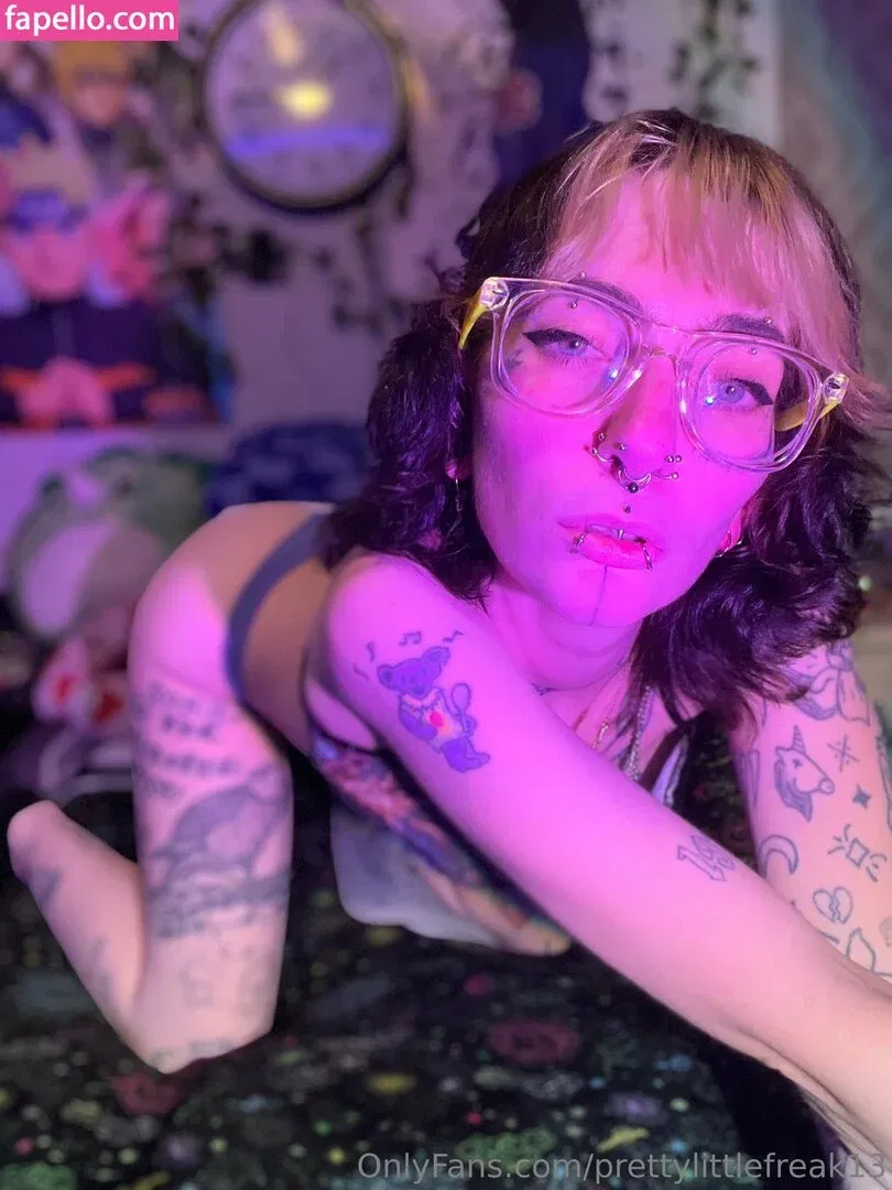 pre.ttylil13 / prettylittlefreak13 Onlyfans Photo Gallery 