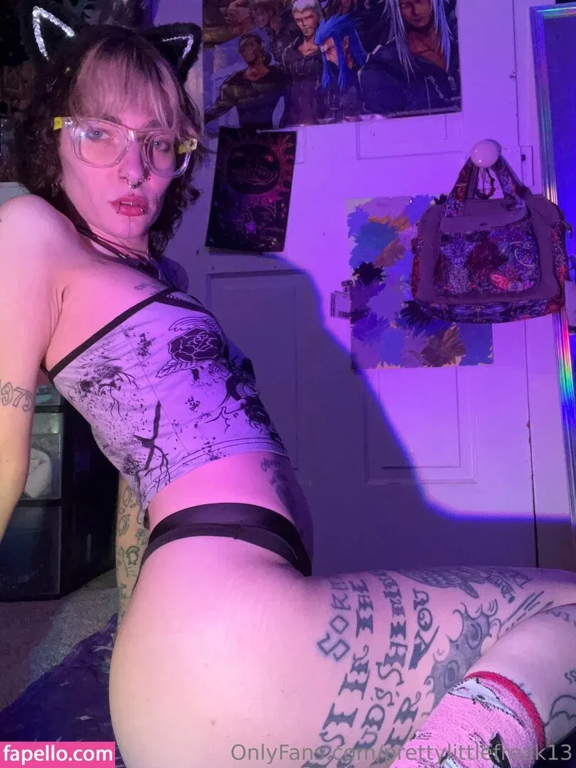 pre.ttylil13 / prettylittlefreak13 Onlyfans Photo Gallery 