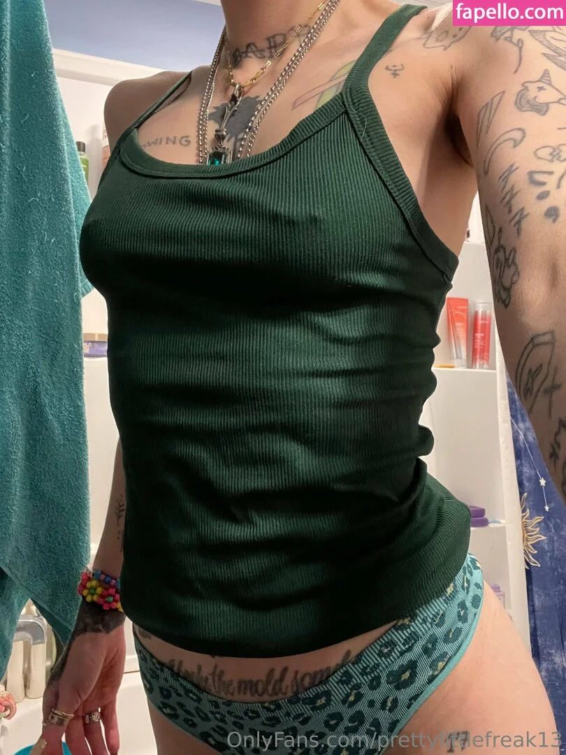 pre.ttylil13 / prettylittlefreak13 Onlyfans Photo Gallery 