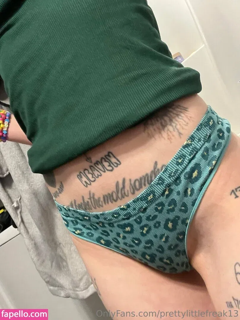 pre.ttylil13 / prettylittlefreak13 Onlyfans Photo Gallery 