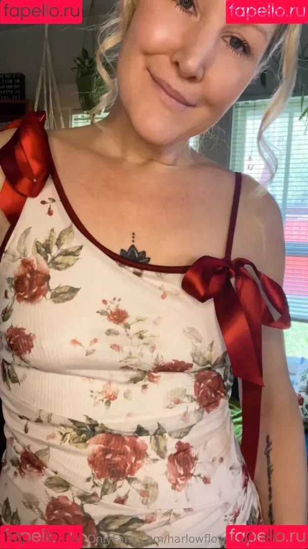 harlowflowerfootgoddess / hippyharlow Onlyfans Photo Gallery 