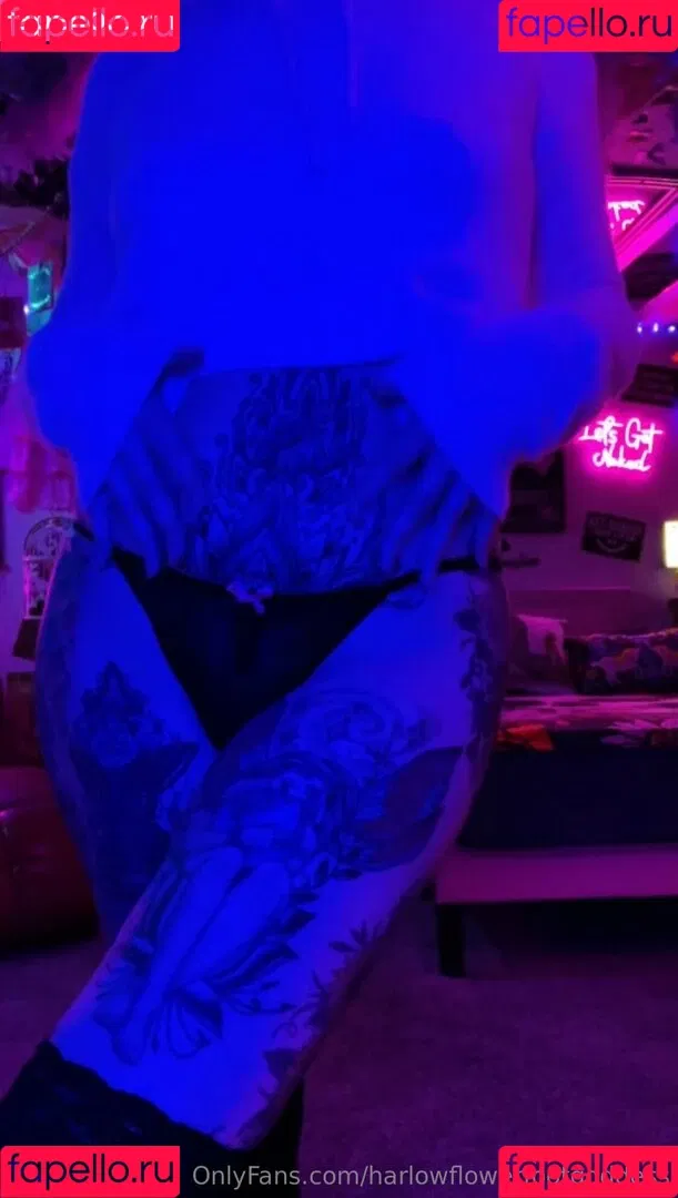 harlowflowerfootgoddess / hippyharlow Onlyfans Photo Gallery 