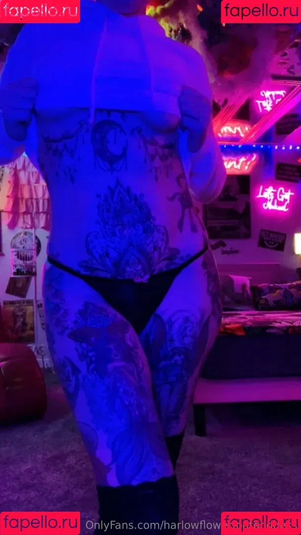 harlowflowerfootgoddess / hippyharlow Onlyfans Photo Gallery 