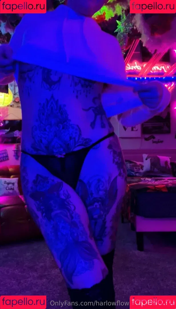 harlowflowerfootgoddess / hippyharlow Onlyfans Photo Gallery 