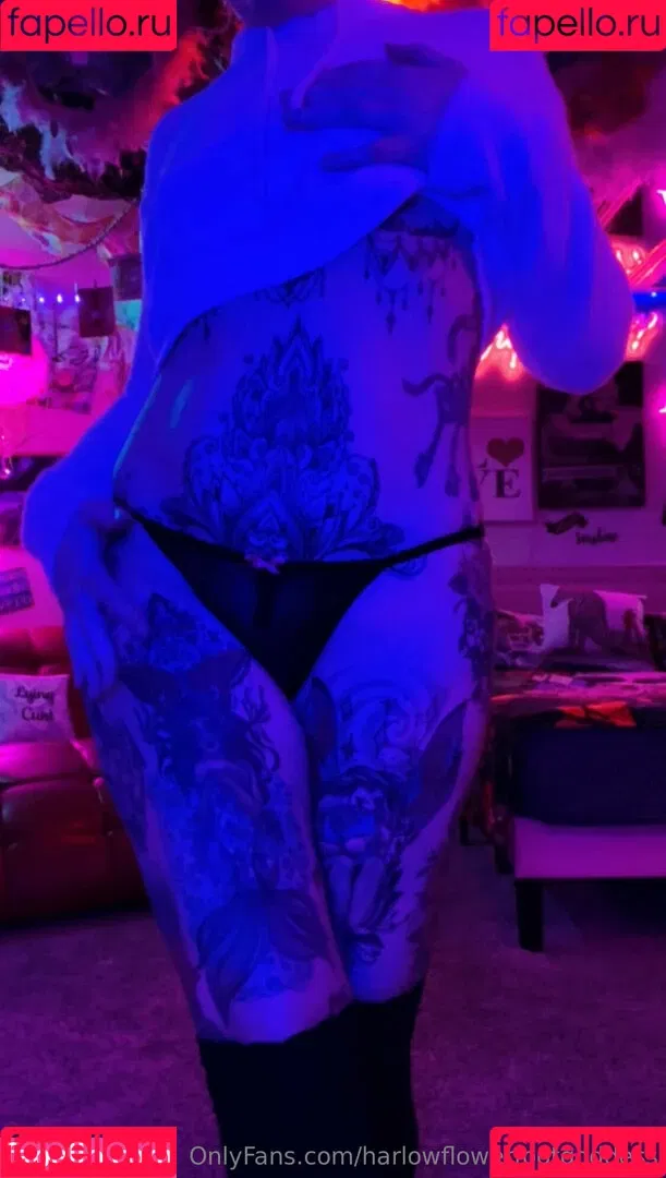 harlowflowerfootgoddess / hippyharlow Onlyfans Photo Gallery 