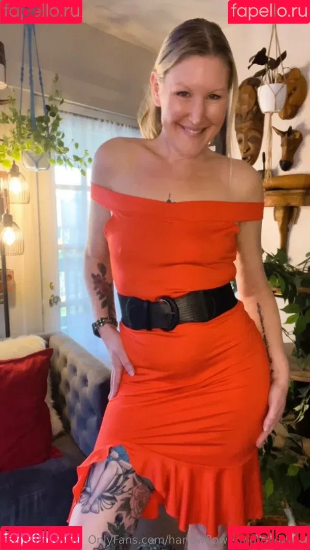 harlowflowerfootgoddess / hippyharlow Onlyfans Photo Gallery 
