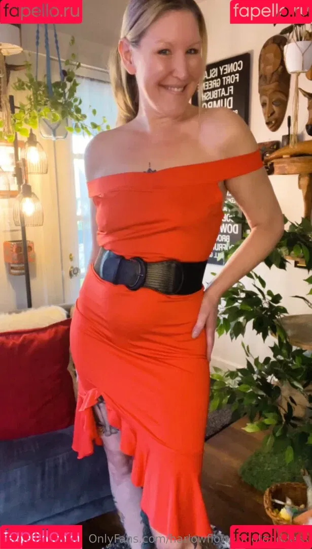 harlowflowerfootgoddess / hippyharlow Onlyfans Photo Gallery 