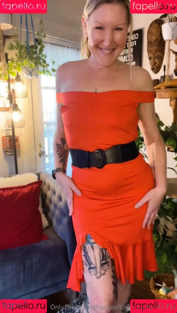 harlowflowerfootgoddess / hippyharlow Onlyfans Photo Gallery 