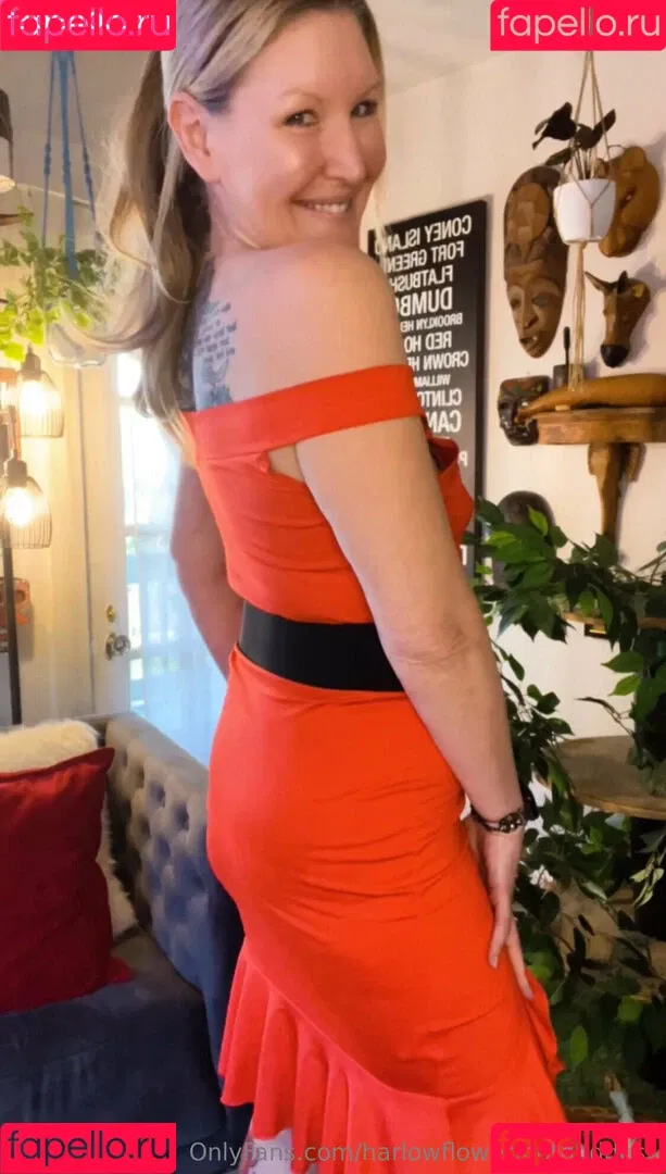 harlowflowerfootgoddess / hippyharlow Onlyfans Photo Gallery 