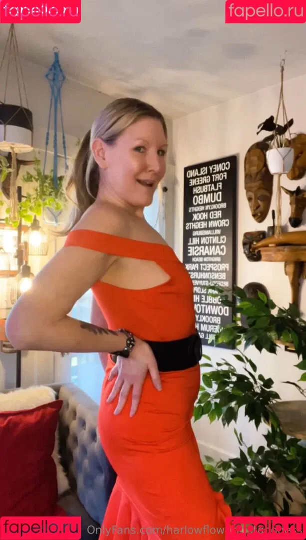 harlowflowerfootgoddess / hippyharlow Onlyfans Photo Gallery 
