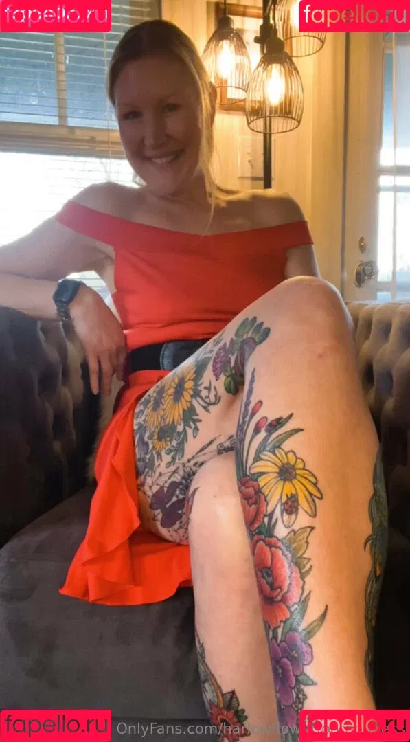 harlowflowerfootgoddess / hippyharlow Onlyfans Photo Gallery 