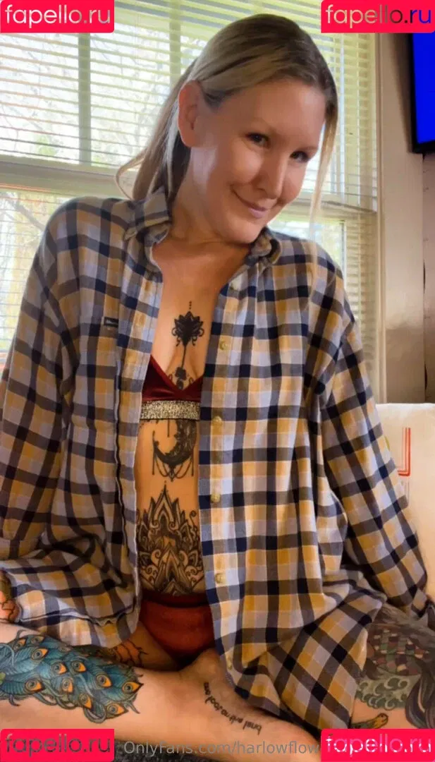 harlowflowerfootgoddess / hippyharlow Onlyfans Photo Gallery 