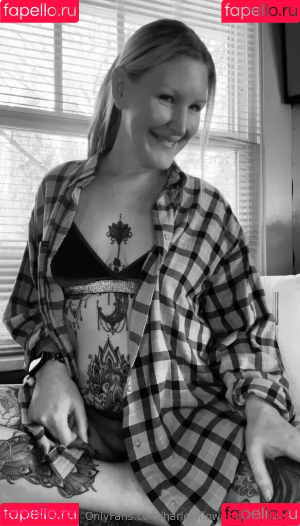 harlowflowerfootgoddess / hippyharlow Onlyfans Photo Gallery 