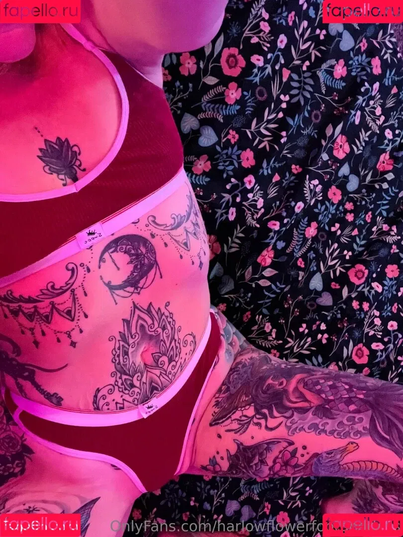 harlowflowerfootgoddess / hippyharlow Onlyfans Photo Gallery 