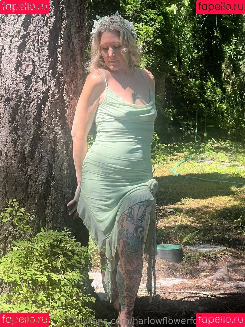 harlowflowerfootgoddess / hippyharlow Onlyfans Photo Gallery 