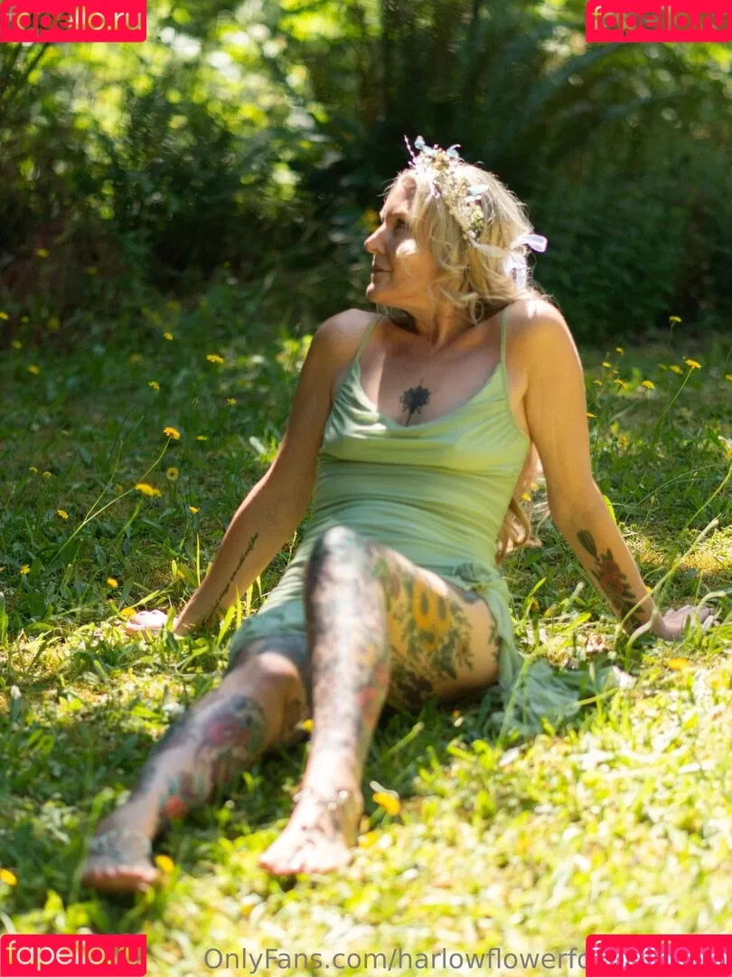harlowflowerfootgoddess / hippyharlow Onlyfans Photo Gallery 