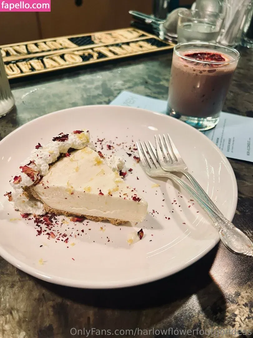 harlowflowerfootgoddess / hippyharlow Onlyfans Photo Gallery 