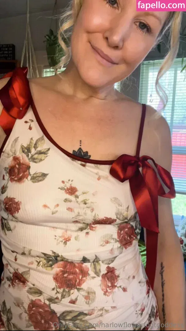 harlowflowerfootgoddess / hippyharlow Onlyfans Photo Gallery 