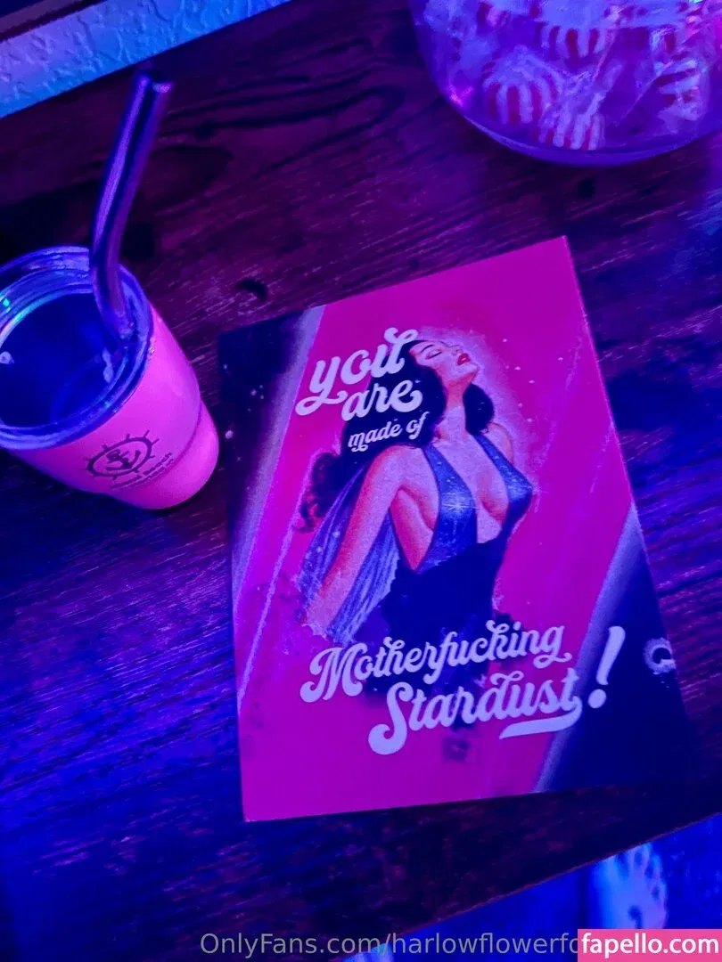 harlowflowerfootgoddess / hippyharlow Onlyfans Photo Gallery 