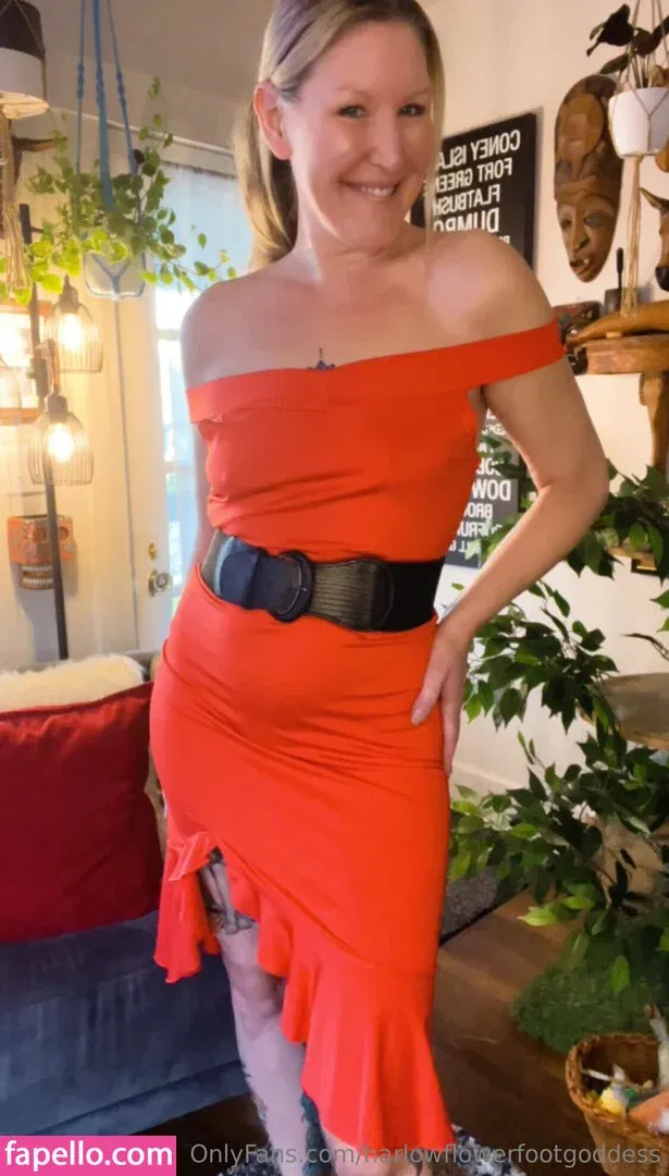 harlowflowerfootgoddess / hippyharlow Onlyfans Photo Gallery 