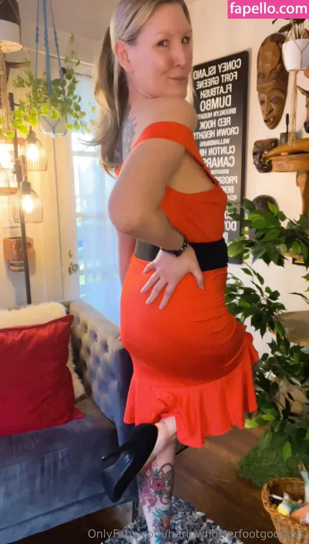 harlowflowerfootgoddess / hippyharlow Onlyfans Photo Gallery 