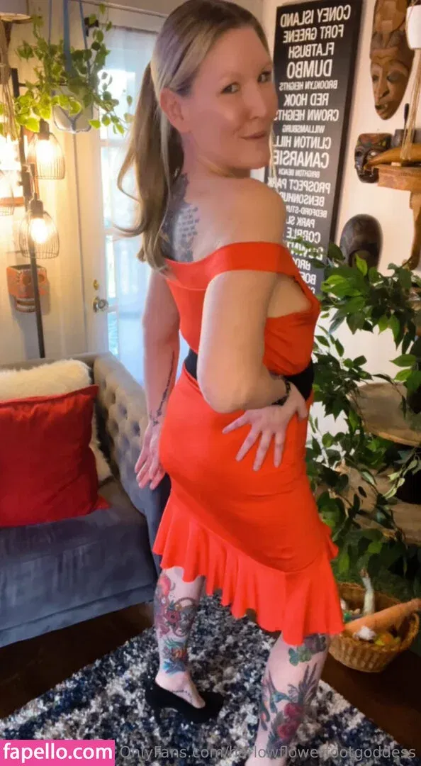 harlowflowerfootgoddess / hippyharlow Onlyfans Photo Gallery 