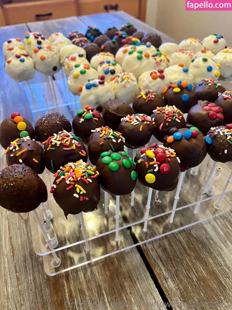 harlowflowerfootgoddess / hippyharlow Onlyfans Photo Gallery 