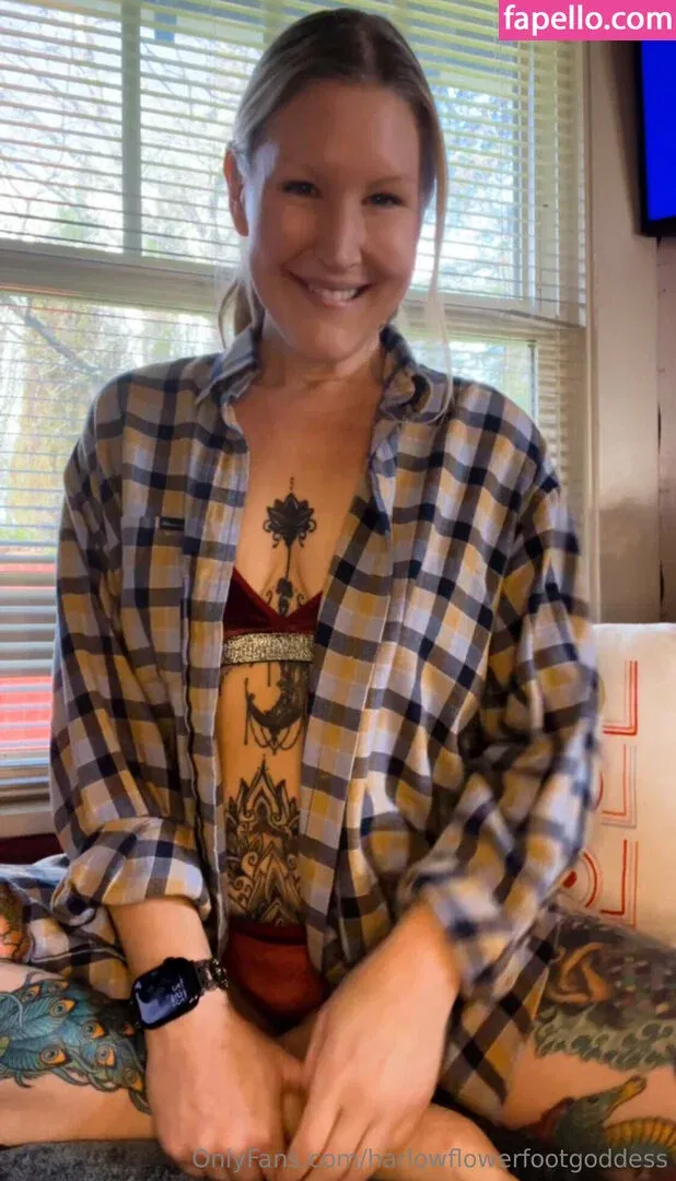 harlowflowerfootgoddess / hippyharlow Onlyfans Photo Gallery 