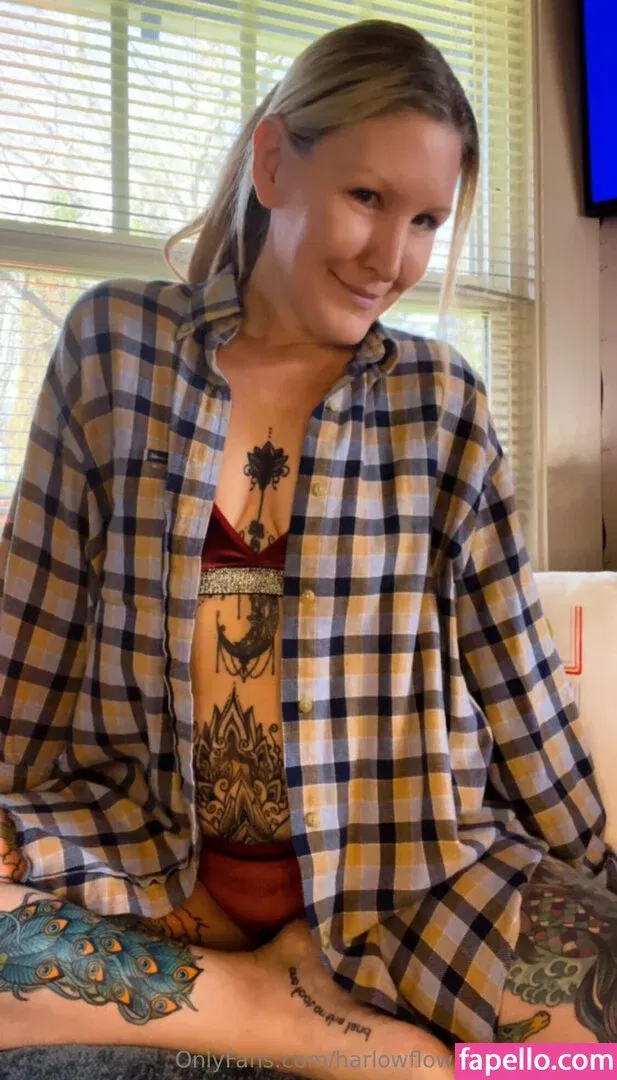 harlowflowerfootgoddess / hippyharlow Onlyfans Photo Gallery 