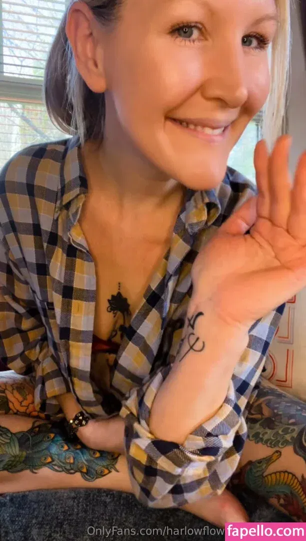 harlowflowerfootgoddess / hippyharlow Onlyfans Photo Gallery 