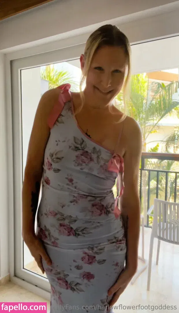 harlowflowerfootgoddess / hippyharlow Onlyfans Photo Gallery 