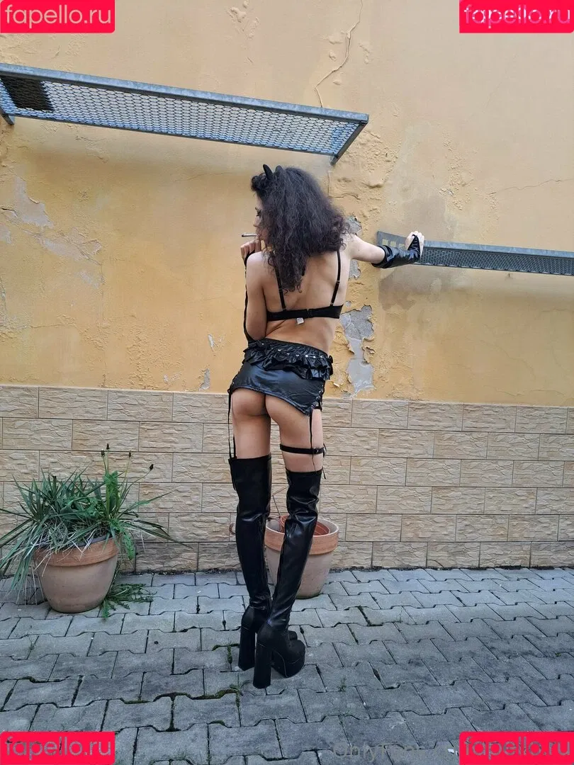 Mini Mitzi / Mini Mitzix / minimitzi / minimitzix Onlyfans Photo Gallery 