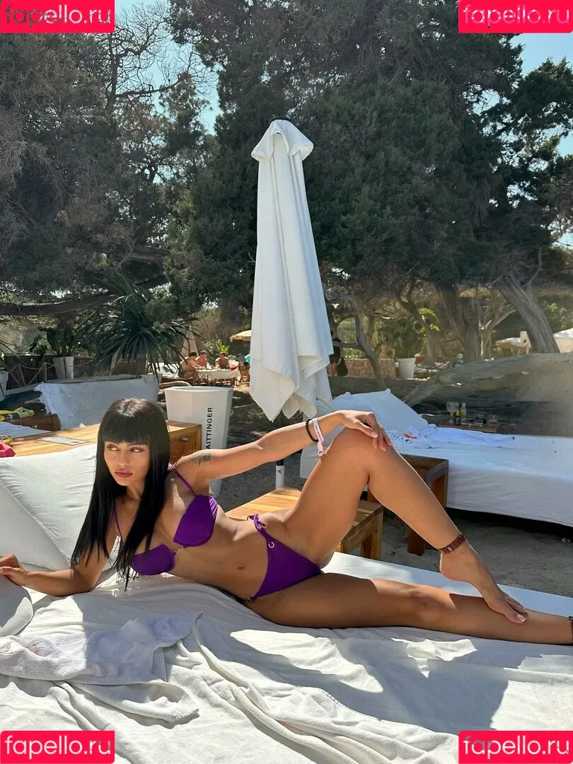 Christina Bertevello / christina.bertevello / christinabertevello Onlyfans Photo Gallery 