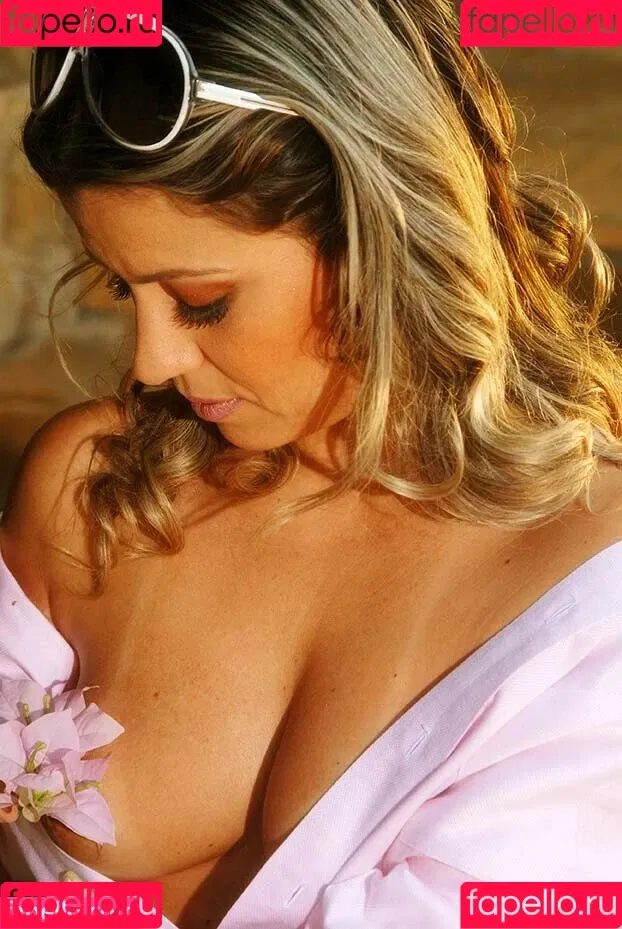 Erica Vieira / SesualClub / beautyandthevlog / erica_vieira_sc / ericavieira Onlyfans Photo Gallery 