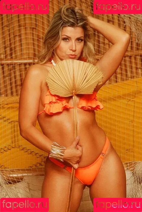 Erica Vieira / SesualClub / beautyandthevlog / erica_vieira_sc / ericavieira Onlyfans Photo Gallery 