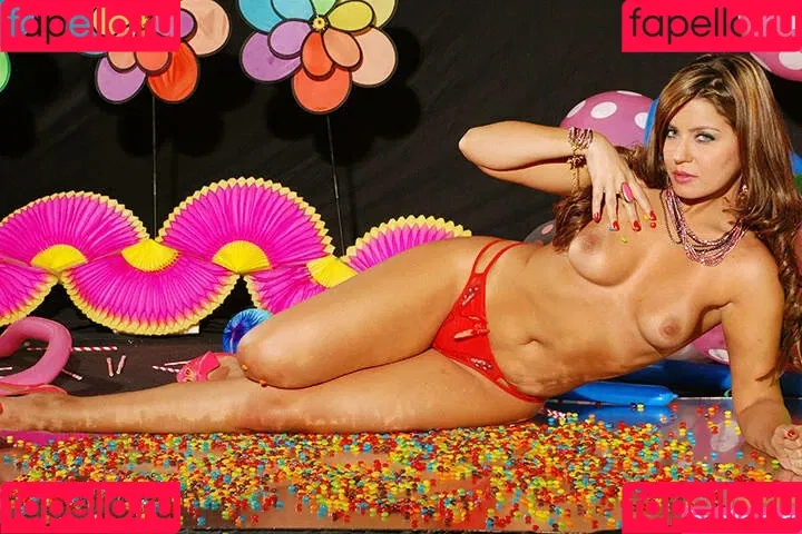 Erica Vieira / SesualClub / beautyandthevlog / erica_vieira_sc / ericavieira Onlyfans Photo Gallery 