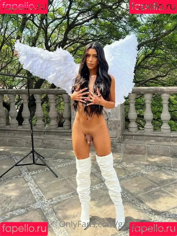 Gabrielle M / gabriellefmaya Onlyfans Photo Gallery 