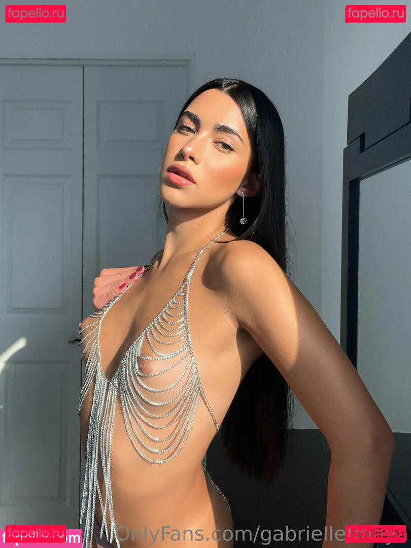 Gabrielle M / gabriellefmaya Onlyfans Photo Gallery 