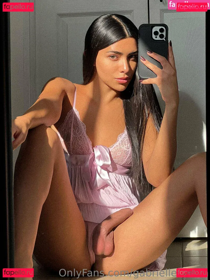 Gabrielle M / gabriellefmaya Onlyfans Photo Gallery 