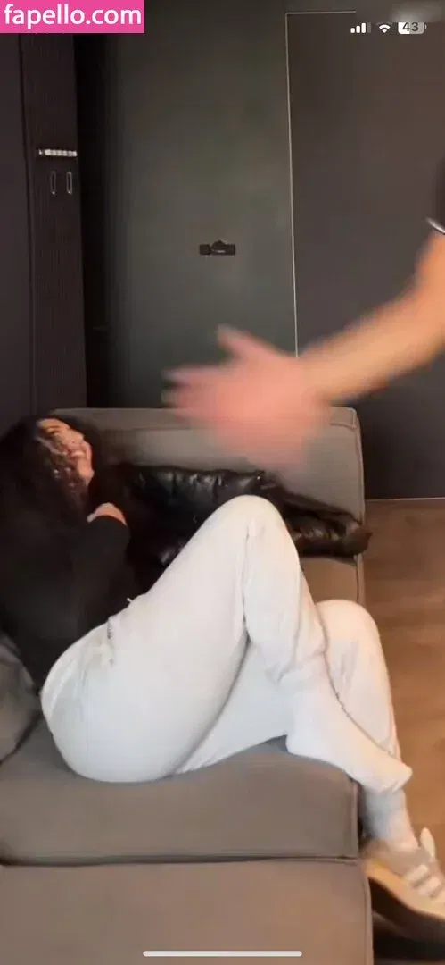 Kauta / kautamusic / kaygcarlson Onlyfans Photo Gallery 