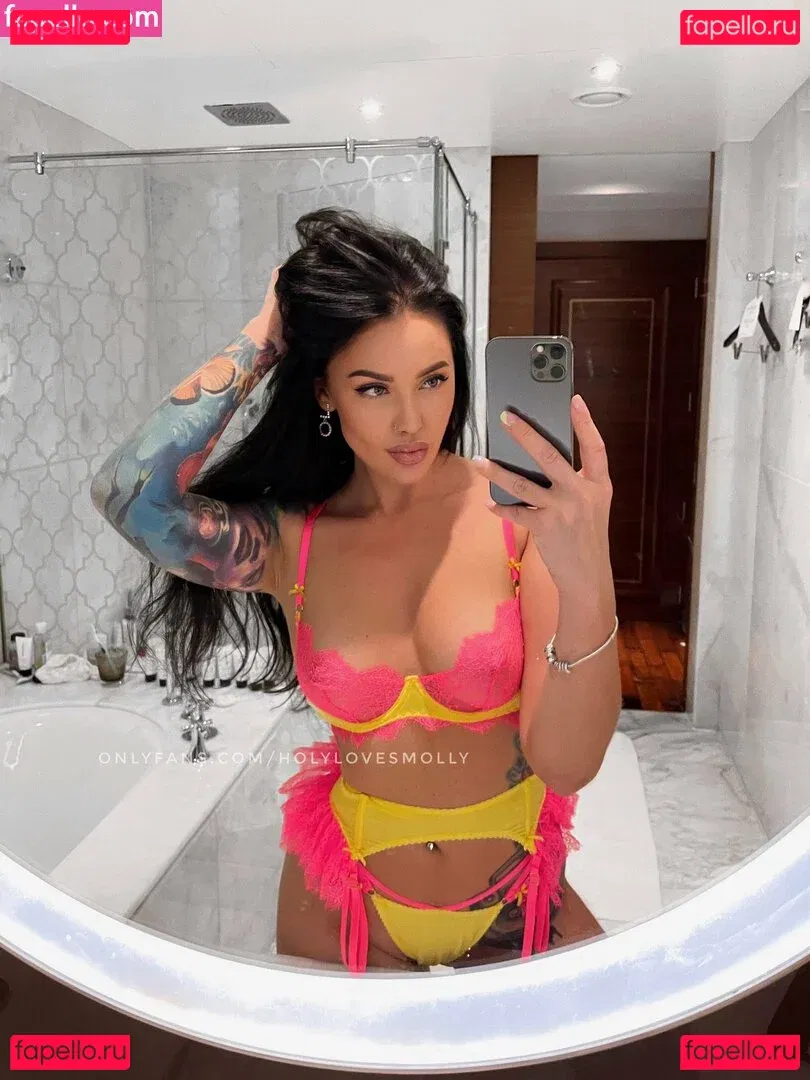 holylovesmolly / xmollyelise Onlyfans Photo Gallery 