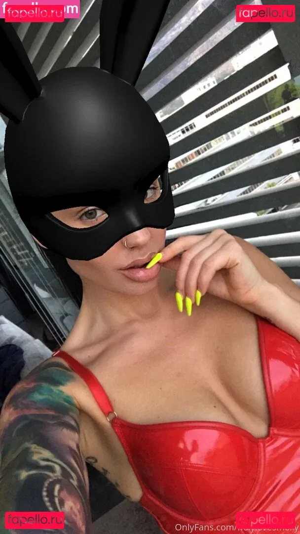 holylovesmolly / xmollyelise Onlyfans Photo Gallery 